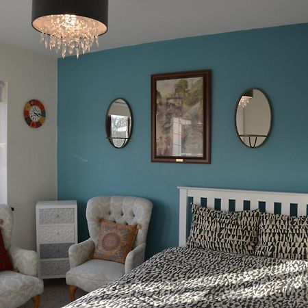 Cozy, Modern, Spacious 4 Bedroom House In London Romford Ngoại thất bức ảnh